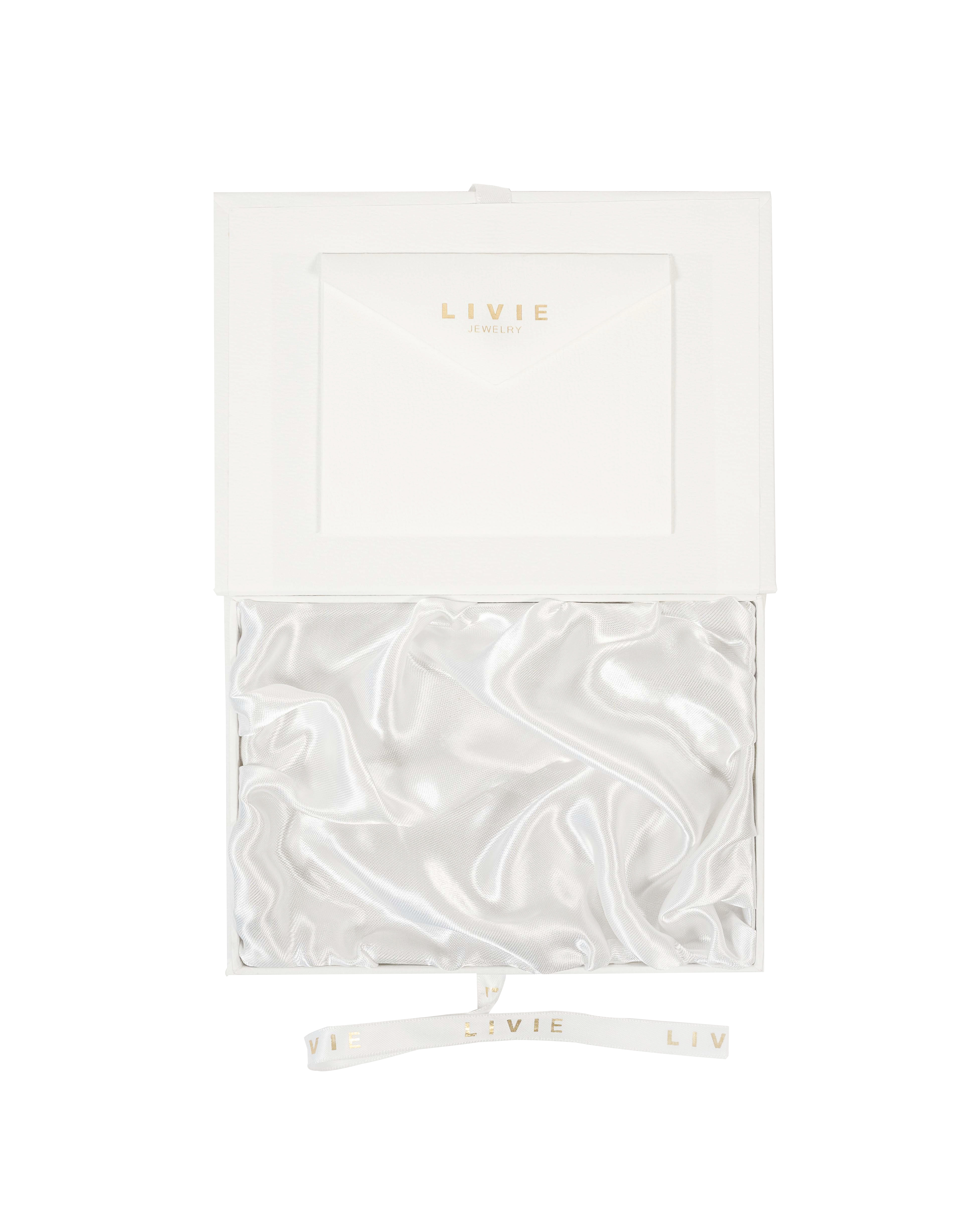 XO, Livie: Customize Your Livie Box